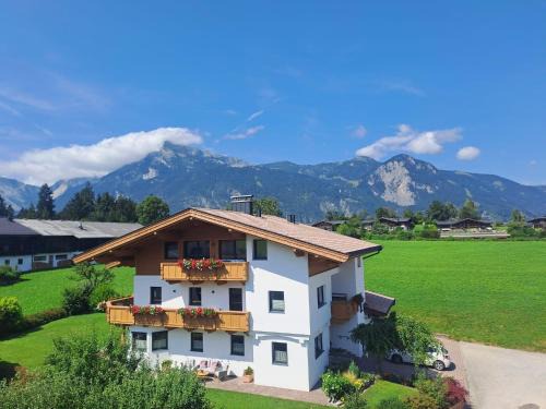 Reith im Alpbachtal Apartamento | Haus Gschösser