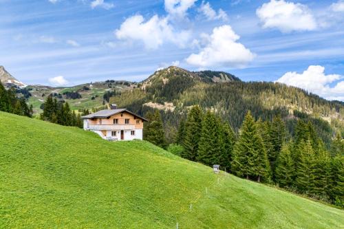 Damuels Casa | Haus Haemmerle mit Ski in - Ski out