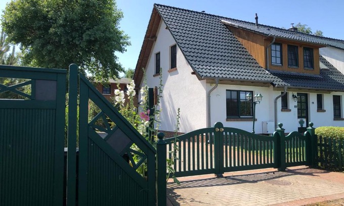 Zingst Apartamento | Haus Hugo Zingst