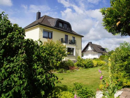 Vossenack Apartamento | Haus mit Garten (neben National Park Eifel)