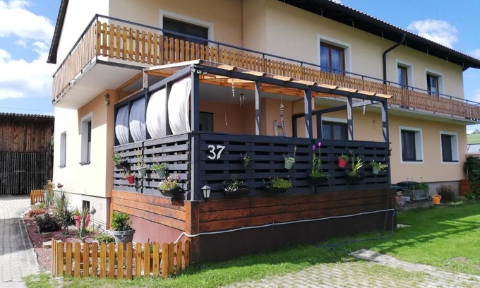 Neumarkt in Steiermark Apartamento | Haus Petra