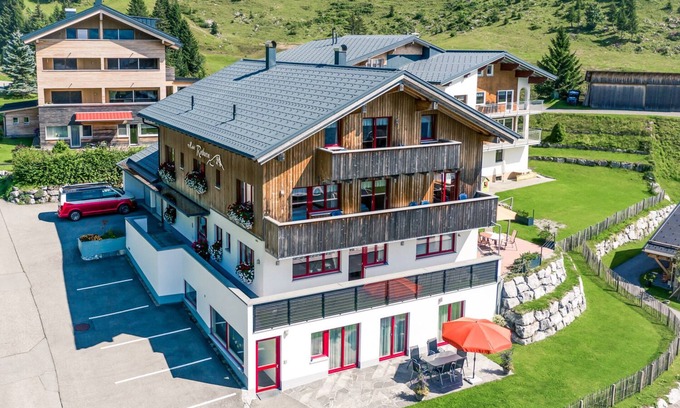 Schroecken Apartamento | Haus Rothorn, panorama de apartamentos para 6-7 personas con balcón en un lugar soleado
