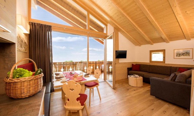 Albions Apartamento | Haus Sonnegg Panoramasuite