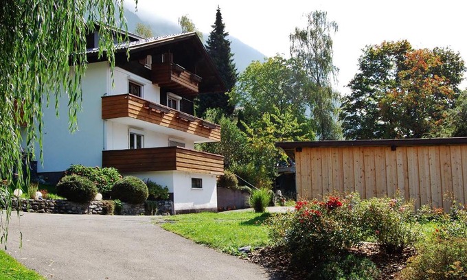Schruns Apartamento | Haus Tisch