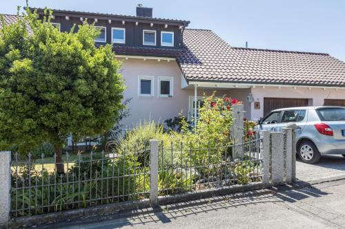 Gaienhofen Apartamento | Haus Unterseeblick - Rosengarten