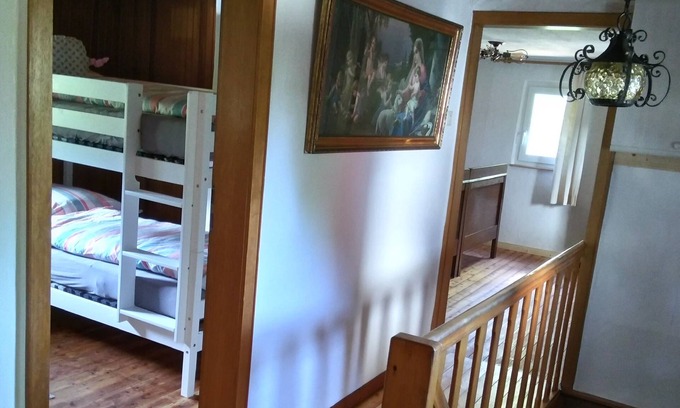 Leienkaul Casa | Haus Waldecker, holiday home on the edge of the forest