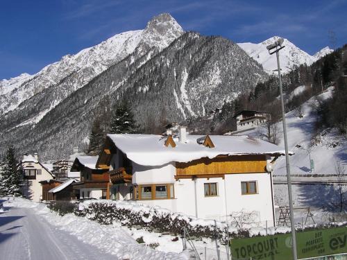 Flirsch Apartamento | Haus Wechner