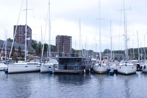 Flensburg Alquiler De Eote | Hausboot Fjord Meeresbrise mit Dachterrasse in Flensburg