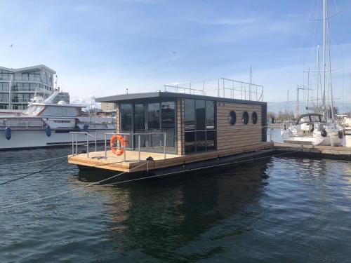 Wendtorf Alquiler De Eote | Hausboot Fjord Stella - Solarboot mit Biosauna in Wendtorf