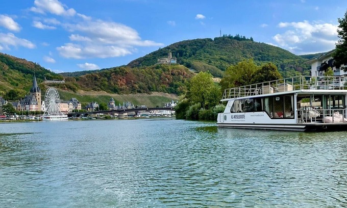 Bernkastel Alquiler De Eote | Hausboot - KL Moselboote