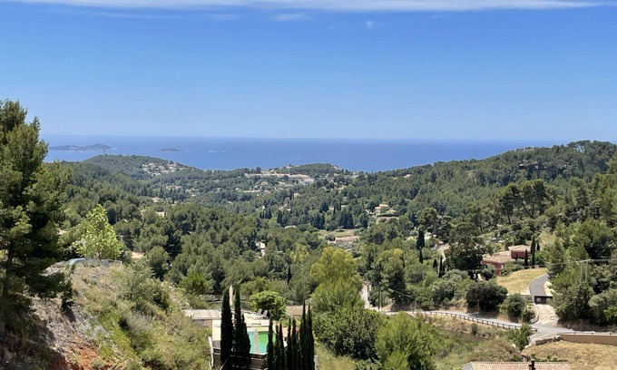 La Cadiere-d'Azur Villa | Haut DE Villa 78 M2 Avec Jardin ET Parking Independant Superbe VUE MER