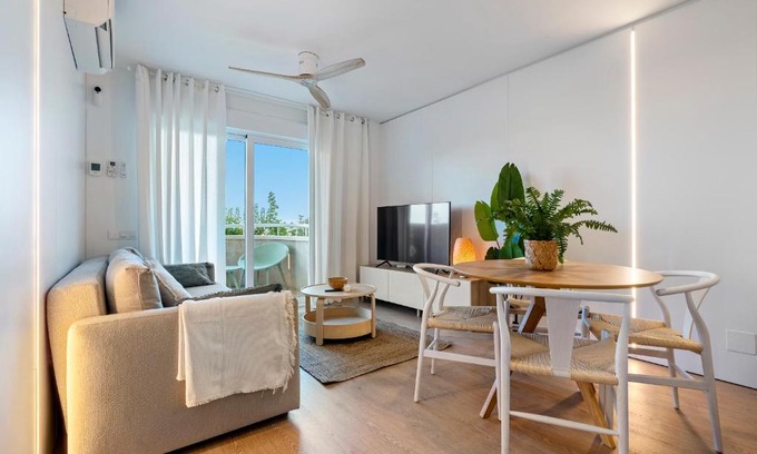 La Pineda Apartamento | Hauzify I Apartament Mare Internum