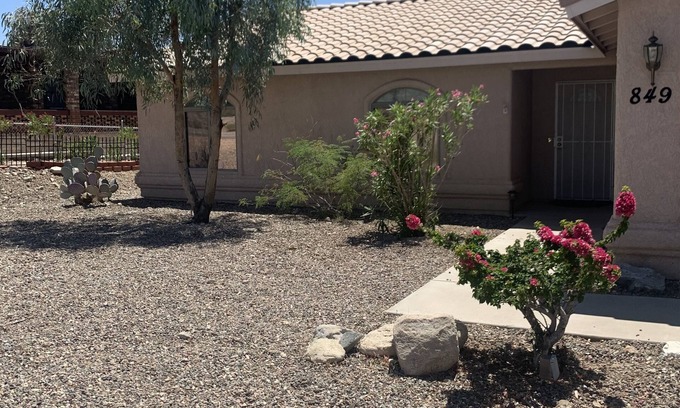 Lake Havasu City Casa | Havasu Lake View Home - Alquiler Mensual - Escapar de la nieve y disfrutar del exterior