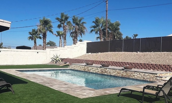 Lake Havasu City Casa | Havasu Poolside Escape. Sleeps 7, Boat Parking + Spa