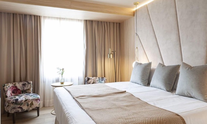 Sant Nicolau Casa | Have a Tour! 3 Comfortable Units Near Royal Palace of La Almudaina, Pet-friendly