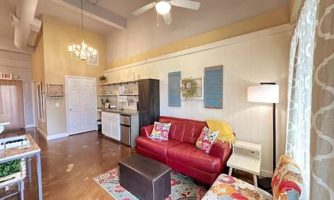 Demorest Casa | Haven at Hazel~Downtown Bungalow, cozy quarters for up to four, farmhouse chic.