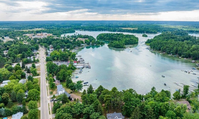 King Casa | Haven at the Harbor - Chain of Lakes!