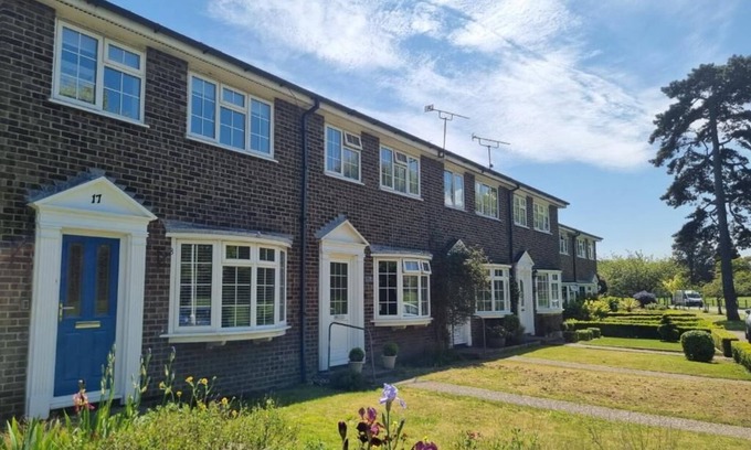 Deal Casa | Haven Cottage, Walmer - overlooks park, close to beach & promenade