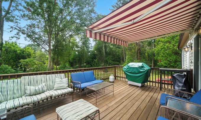 East Falmouth Casa | Haven in Hatchville - newly renovated home