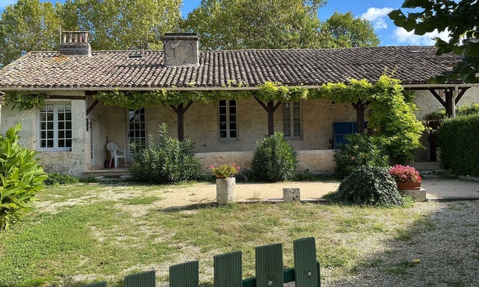 Boisse Cabaña | Haven of peace: 8-person gîte with swimming pool in Boisse