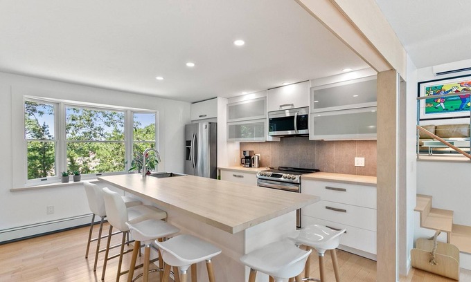 West Barnstable Casa | Haven on the hill Escape to your very own private oasis on the hill this summer!