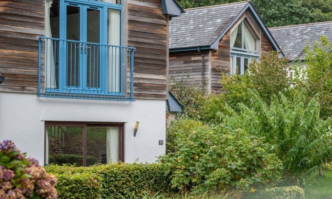 Carnon Downs Cabaña | Haven (pet friendly) - 5 star self catering cottage