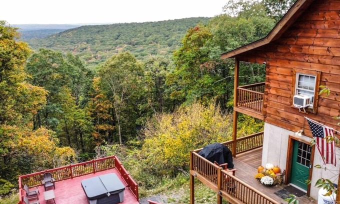 Hickory Hills Cabina | Haven View Retreat | Private Log Cabin | Hot Tub