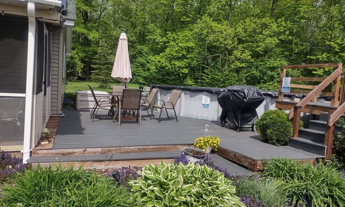 Etna Casa | Haven Woods, quiet country home, 36 acres of comfort and solitude