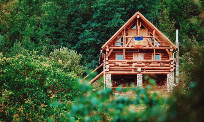Pesteana Cabina | Havens Treehouse Transylvania
