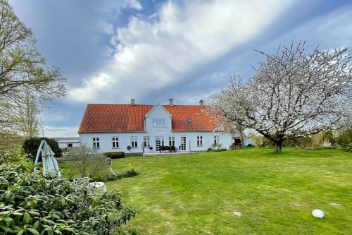 Idestrup Casa | Havlykkegaard - en unik gammel dame ved Østersøen