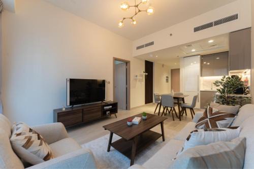 Nad Al Sheba Apartamento | HAVN - 1 Bedroom Unit in Azizi Riviera, Meydan