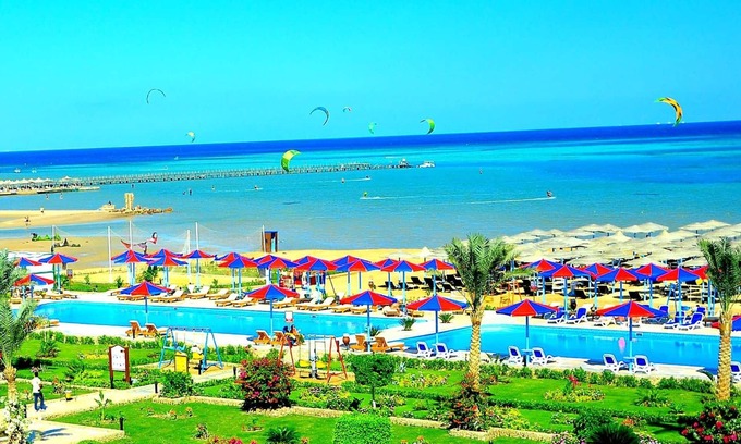 Al Ahyaa Hotel | Hawaii Caesar Dreams Resort & Aqua Park - Families and Couples only
