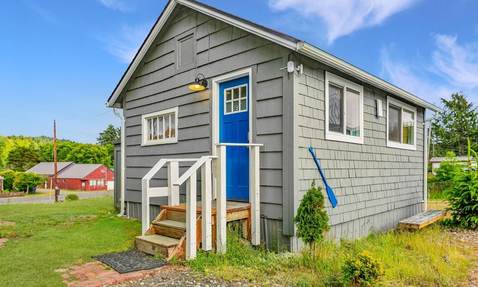 Grayland Cabaña | Hawaiian Themed Cottage | Ocean Views