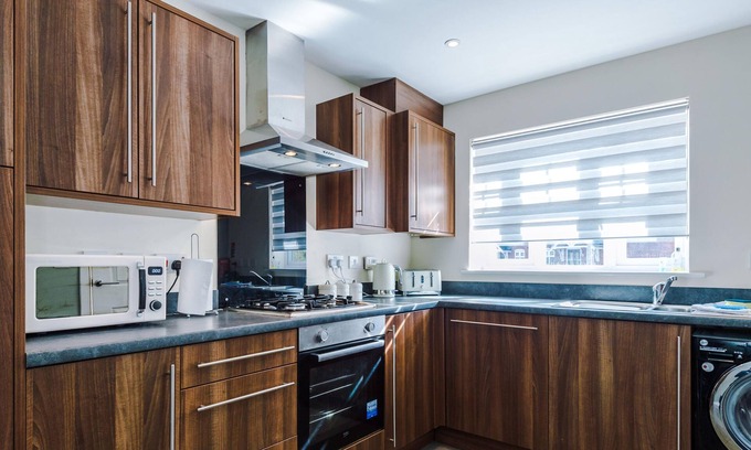 Ewloe Casa | Hawarden/Semi/Lounge Diner/Driveway Parking