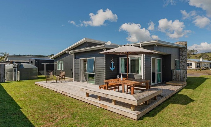 Cooks Beach Casa | Hawk Hill Getaway - Cooks Beach Holiday Home