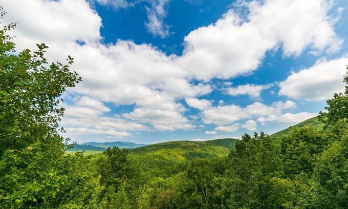 Ridgeline Vistas Cabina | Hawk's Hideaway- Blue Ridge GA