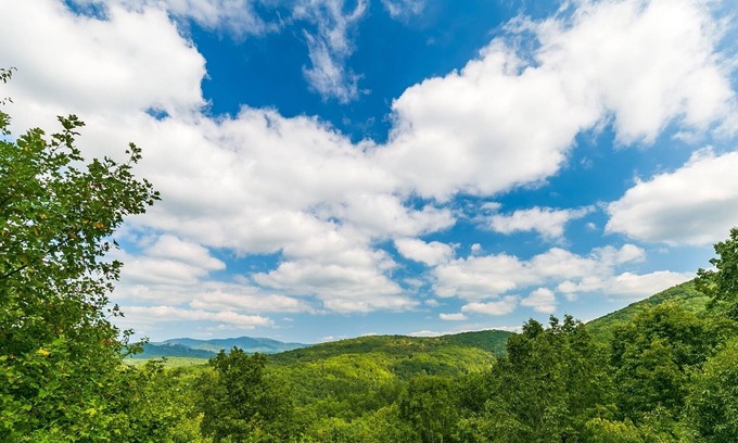 Ridgeline Vistas Cabina | Hawk`s Hideaway - Great Privacy, Amazing Views of Blue Ridge Mountains