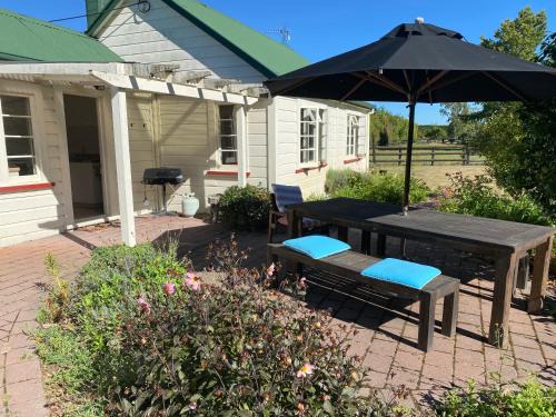 Clive Casa | Hawkesbury Cottage