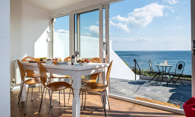 Portwrinkle Cabaña | Hawkins - A Coastal Cottage with Hot Tub & Stunning Views