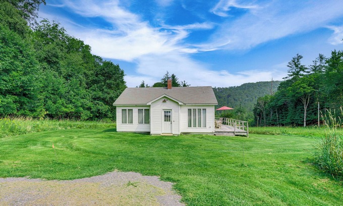 Hawley Casa | Hawley Home w/ Deck: 4 Mi to Berkshire East Resort