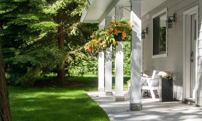 Halfmoon Bay Casa | Hawthorn Coach House
