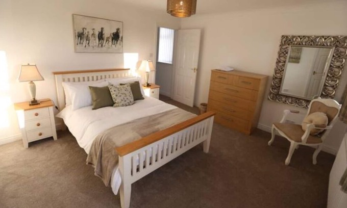 Blacon Casa | Hawthorn House, Cosy 2 Bed Near Chester City Center & Zoo