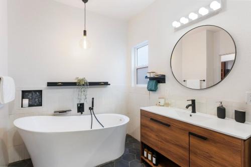 Richmond Apartamento | Hawthorne House C - A+ Location!