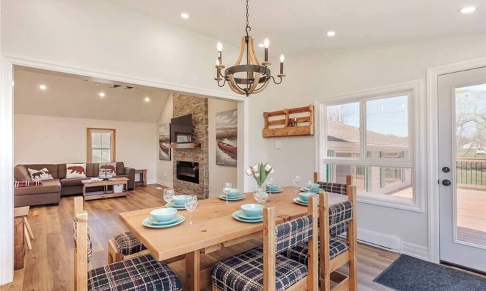 Greater Napanee Chalet De Esquí | Hay Bay waterfront retreat - Joyce's cottage
