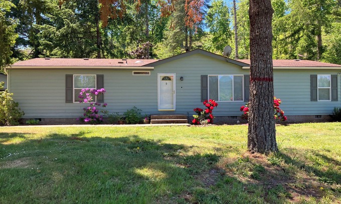 Fall Creek Casa | Hayden’s Green Acres on Big Fall Creek, 3BR 2Bath including River Front Access