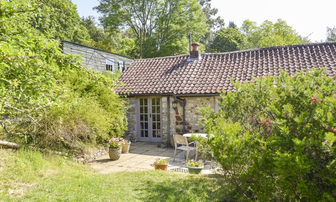 Ebford Cabaña | HAYLOFT AT MAGNOLIA LAKE, family friendly, with open fire in Dawlish