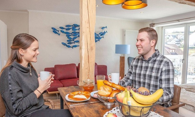Schalkenmehren Apartamento | Hayloft with balcony and view of the Maar for 1-2 persons. - Hof Krebs, vacation apartments