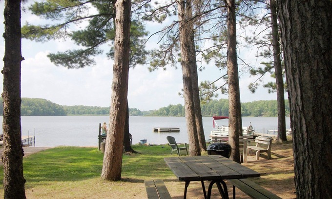 Hayward Casa | Hayward Area - Lost Land Lake - Shore-side escape!
