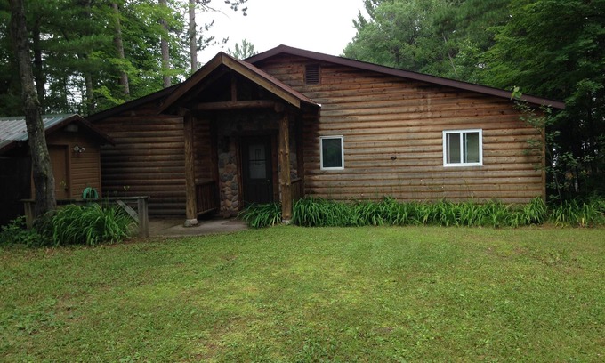 Northwoods Beach Cabina | Hayward Area - Pacífica Northwoods Cabin at Muela Lago