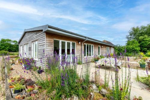 Etchinghill Casa | Hazel Barn